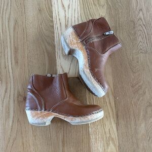 Girls Mabo Brown Leather Ankle Clogs - Zippered Comfort